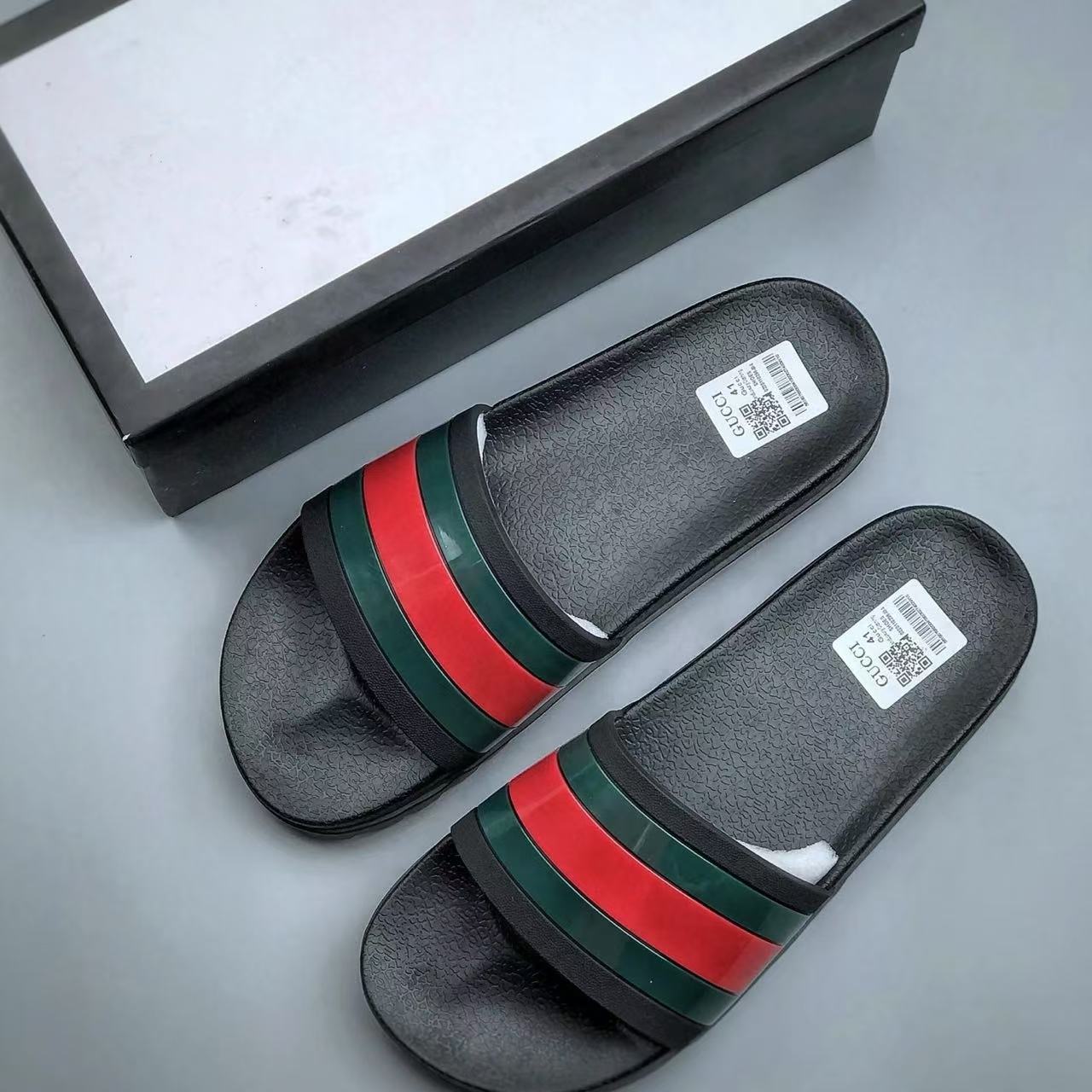 Trendy Lightweight Slides