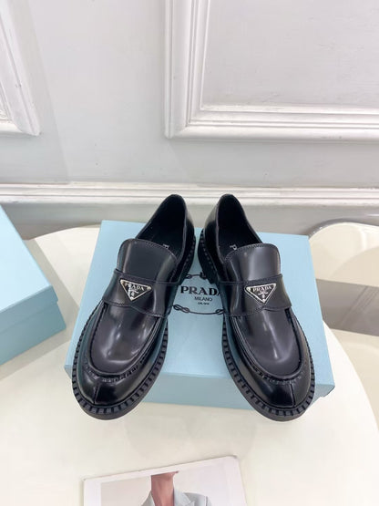 Loafers shoes