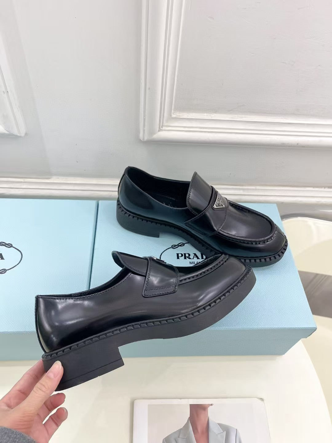 Loafers shoes