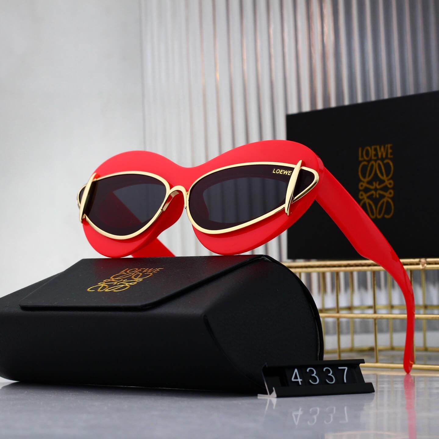 Retro Modern Heart Frame Inlaid Sunglasses