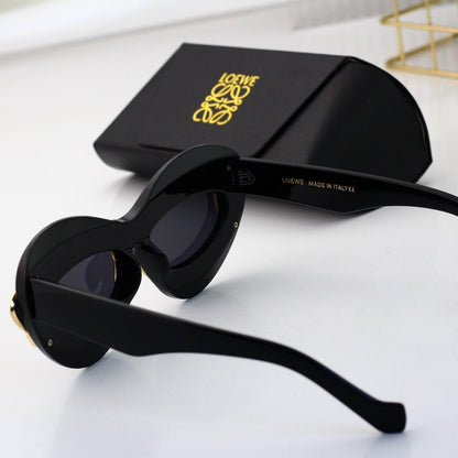 Retro Modern Heart Frame Inlaid Sunglasses