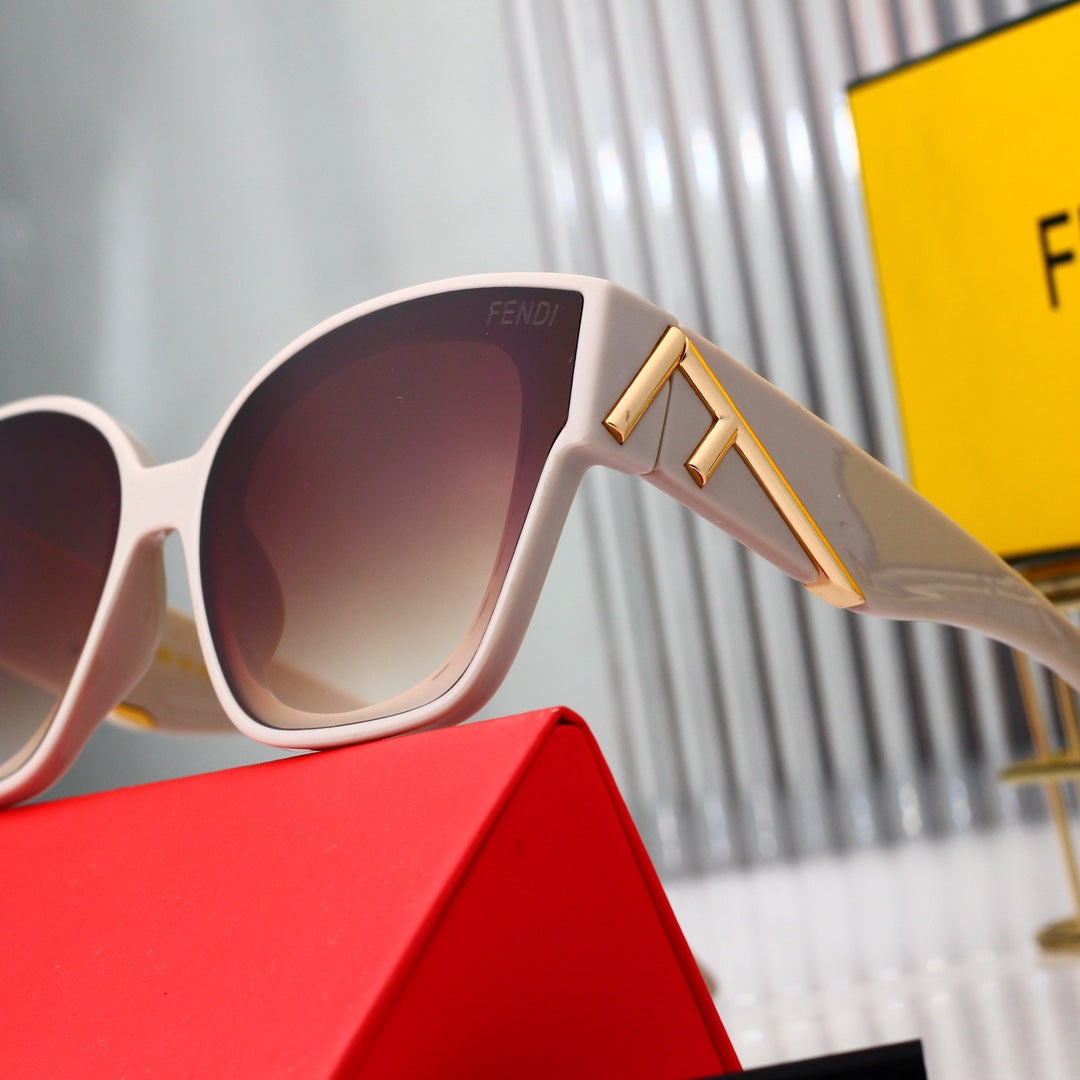 Oversized Wayfarer Sunglasses