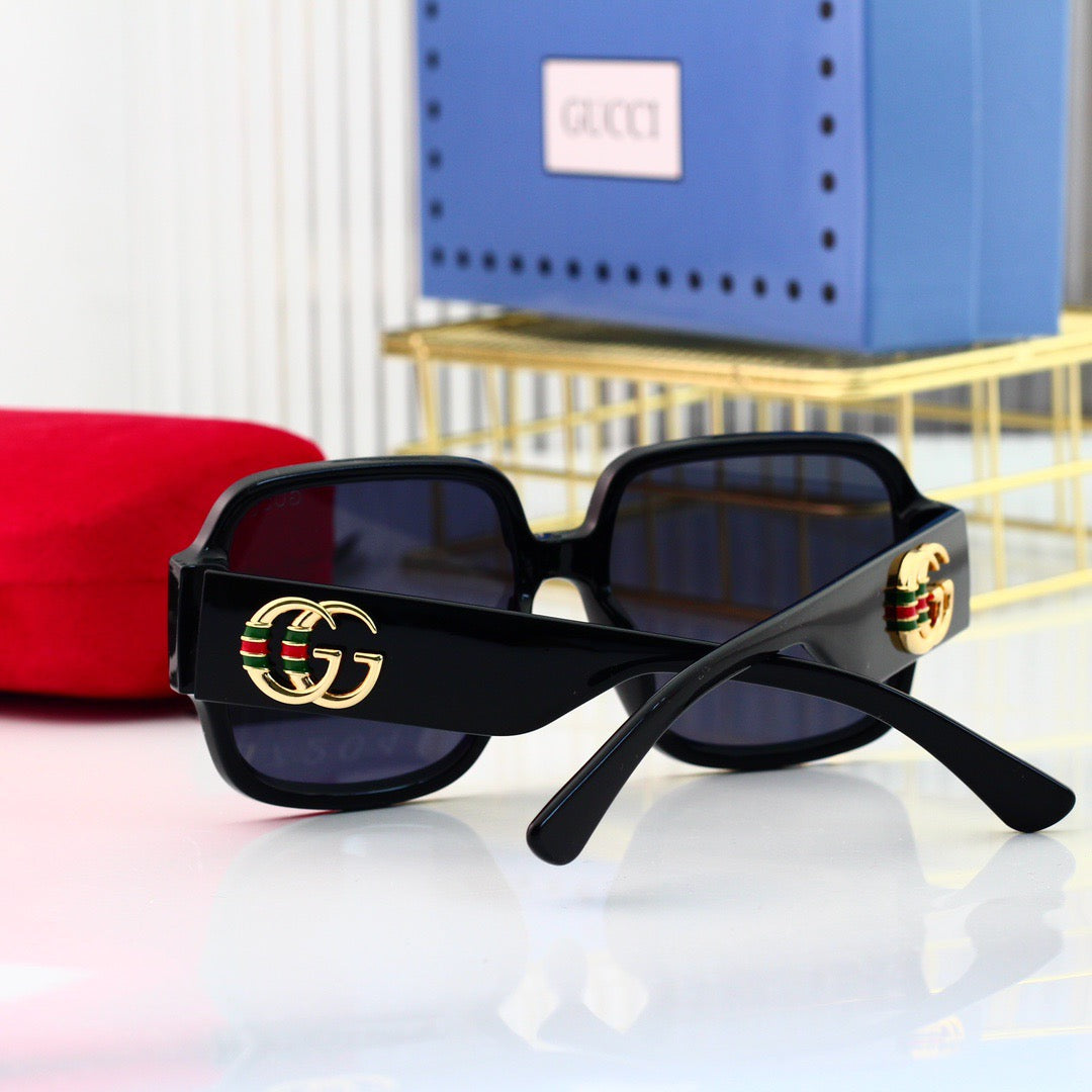 Fashionable Full-Rim Oversized Sunglasses