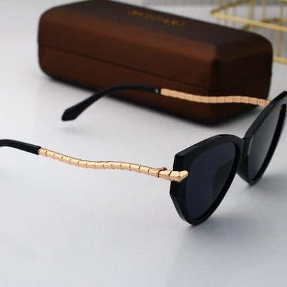 Retro Chic Slightly Curved Temple Cat Eye Sunglasses