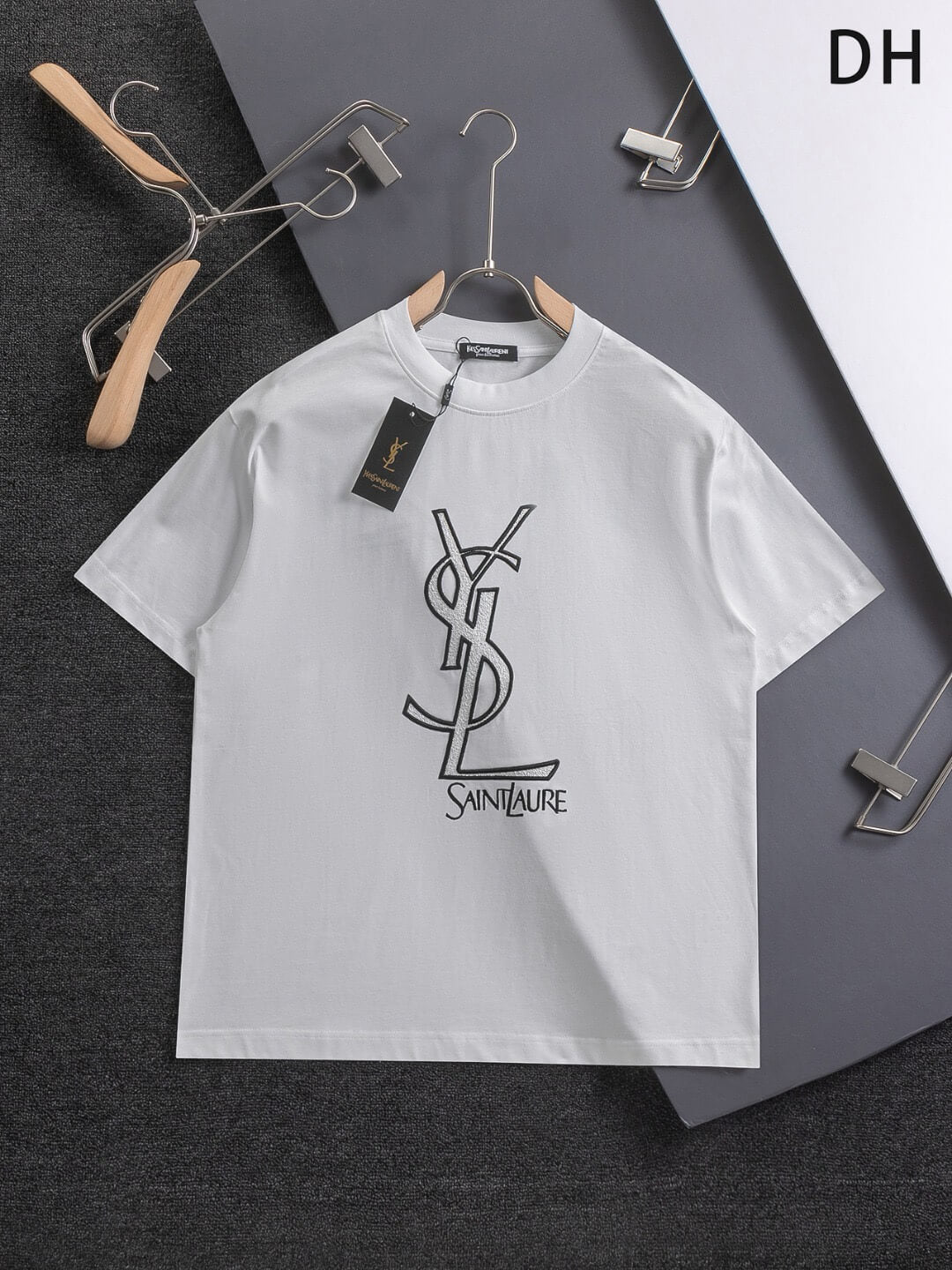 Classic Pattern Embroidery T Shirt