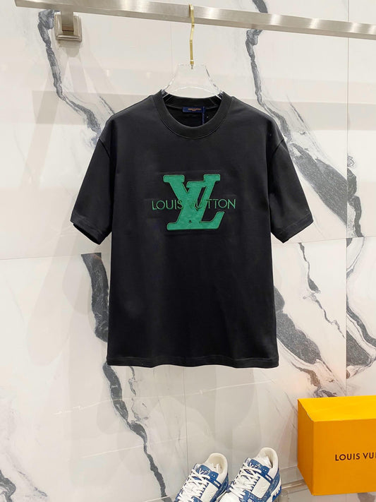 Green Pattern Embroidery T Shirt