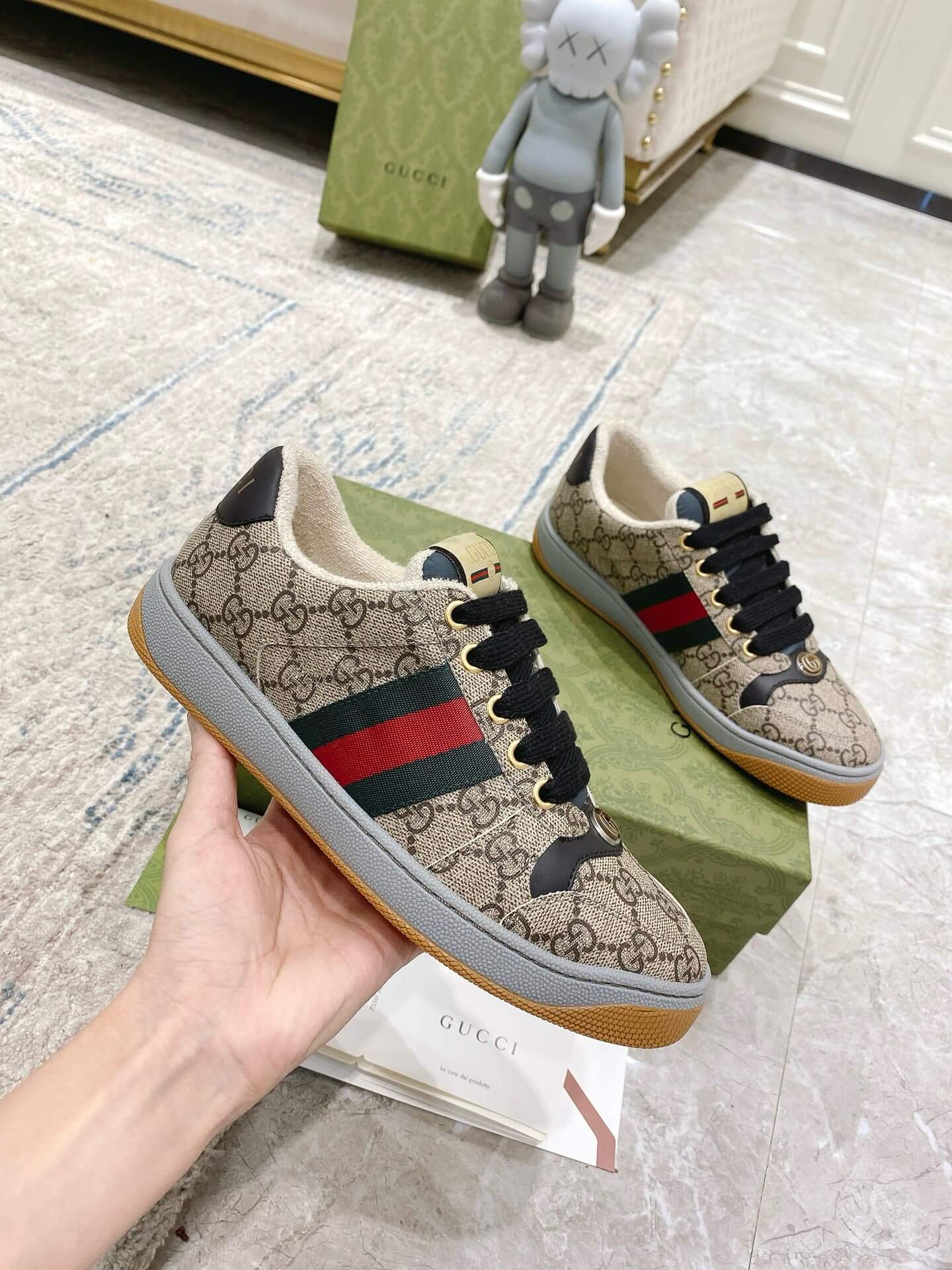 Retro Design Sneaker