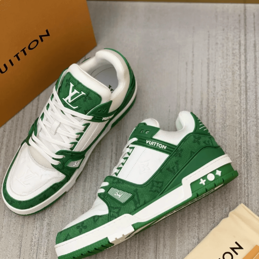 Green classic design sneaker