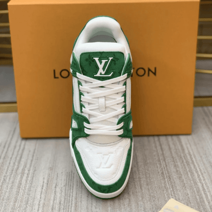 Green classic design sneaker