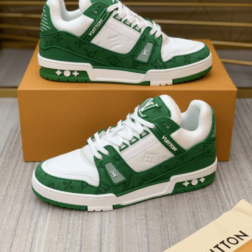 Green classic design sneaker