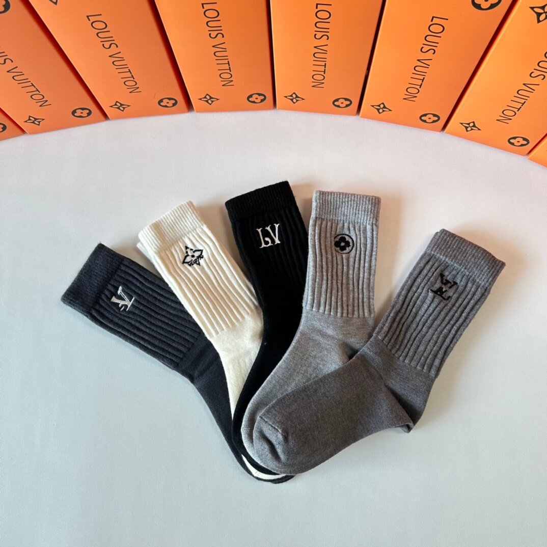 Cashmere Embroidery Mid-Length Socks