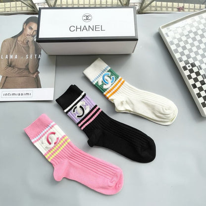 Popular Online Middle-Tube Socks