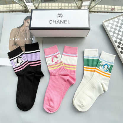 Popular Online Middle-Tube Socks